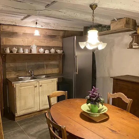 Les Monts D'amara, Ressourcement, Nature, Sante Bed & Breakfast *