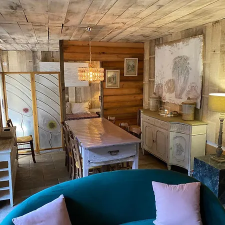 Les Monts D'amara, Ressourcement, Nature, Sante Bed & Breakfast *