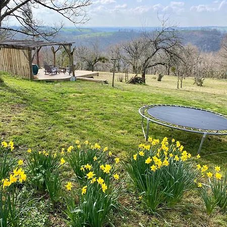 Les Monts D'amara, Ressourcement, Nature, Sante Bed & Breakfast *